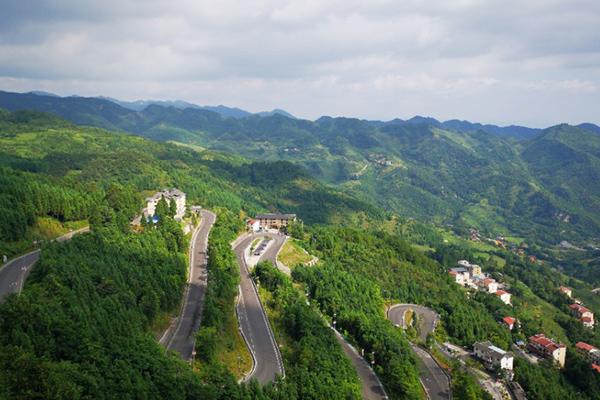 贵州哪里好玩风景又好，贵州自驾游路线推荐