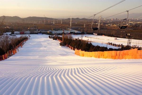 北京军都山滑雪场开放时间，静之湖滑雪场开业时间