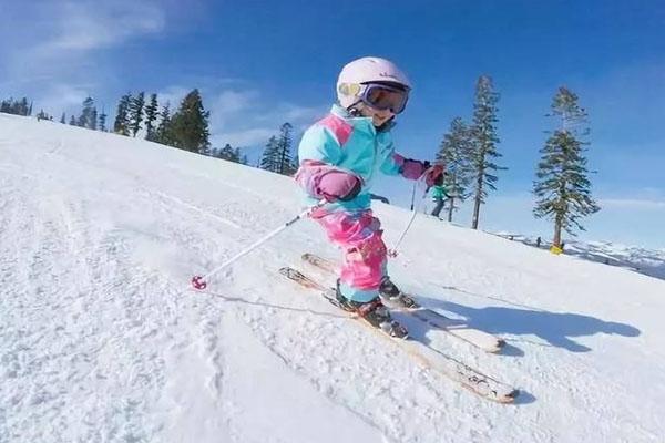 国内带孩子滑雪的好地方，适合儿童滑雪的滑雪场推荐