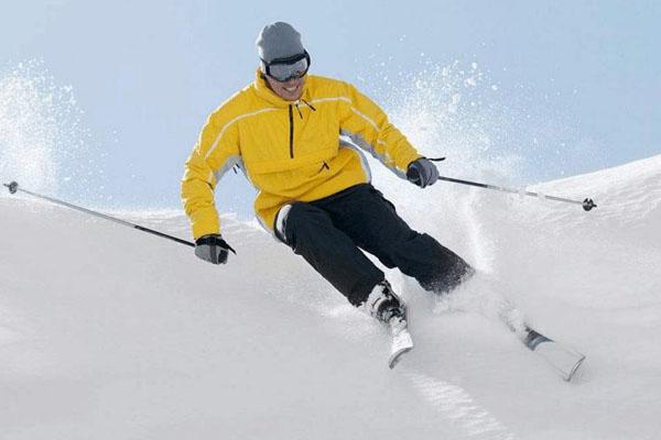 第一次滑雪需要准备哪些东西，有哪些滑雪场适合新手