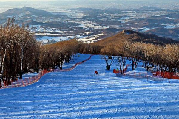 松花湖滑雪场在哪里怎么去