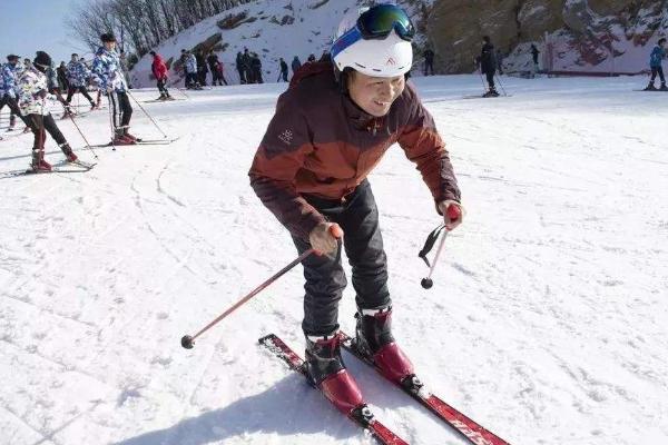 襄阳保康横冲国际滑雪场游玩攻略，门票交通信息