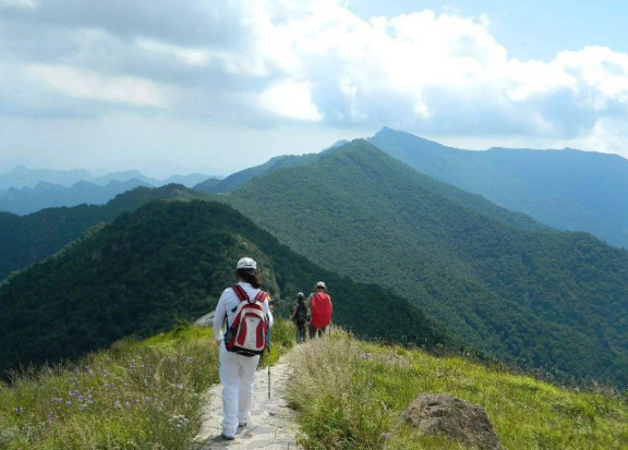 徒步旅行需要准备什么 徒步注意事项和技巧