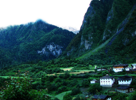 有谁知道云南徒步游  有哪条旅游路线最好