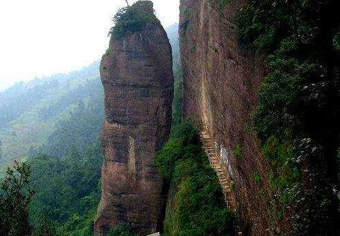 泰山有什么特点，什么时候去泰山最合适，泰山在哪儿