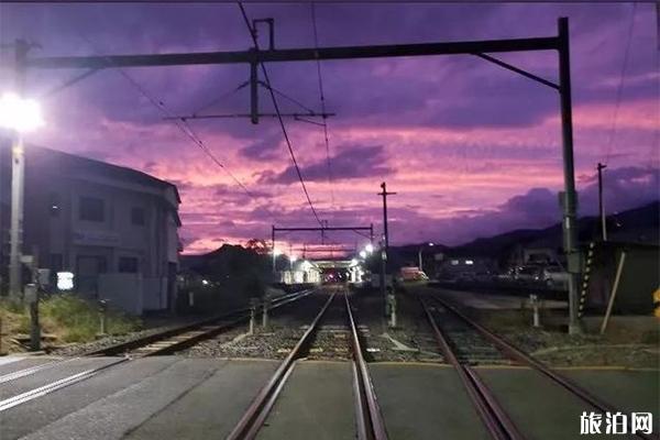 日本海贝思台风前夕紫色天空