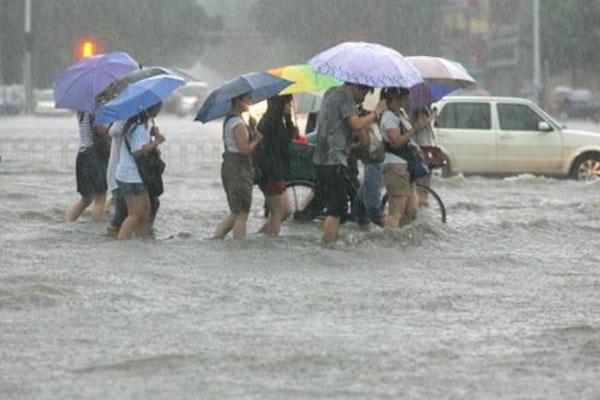 京津冀四川等地局地有大暴雨 发布暴雨黄色预警