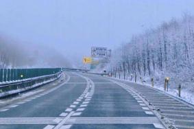 甘肃降雪高速封闭交通管制路段